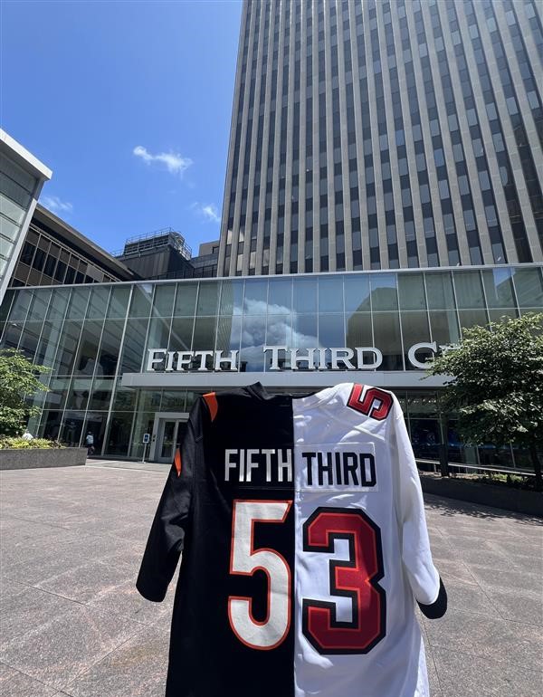 Fifth Third Bank (@fifththird) on Twitter photo As proud sponsors of both the <a href="/Bengals/">Cincinnati Bengals</a> and the <a href="/Buccaneers/">Tampa Bay Buccaneers</a>, we’re feeling a bit torn today! Who do we root for when both teams have our hearts? 🐯 or ☠️ ? #RuleTheJungle #GoBucs As proud sponsors of both the <a href="/Bengals/">Cincinnati Bengals</a> and the <a href="/Buccaneers/">Tampa Bay Buccaneers</a>, we’re feeling a bit torn today! Who do we root for when both teams have our hearts? 🐯 or ☠️ ? #RuleTheJungle #GoBucs