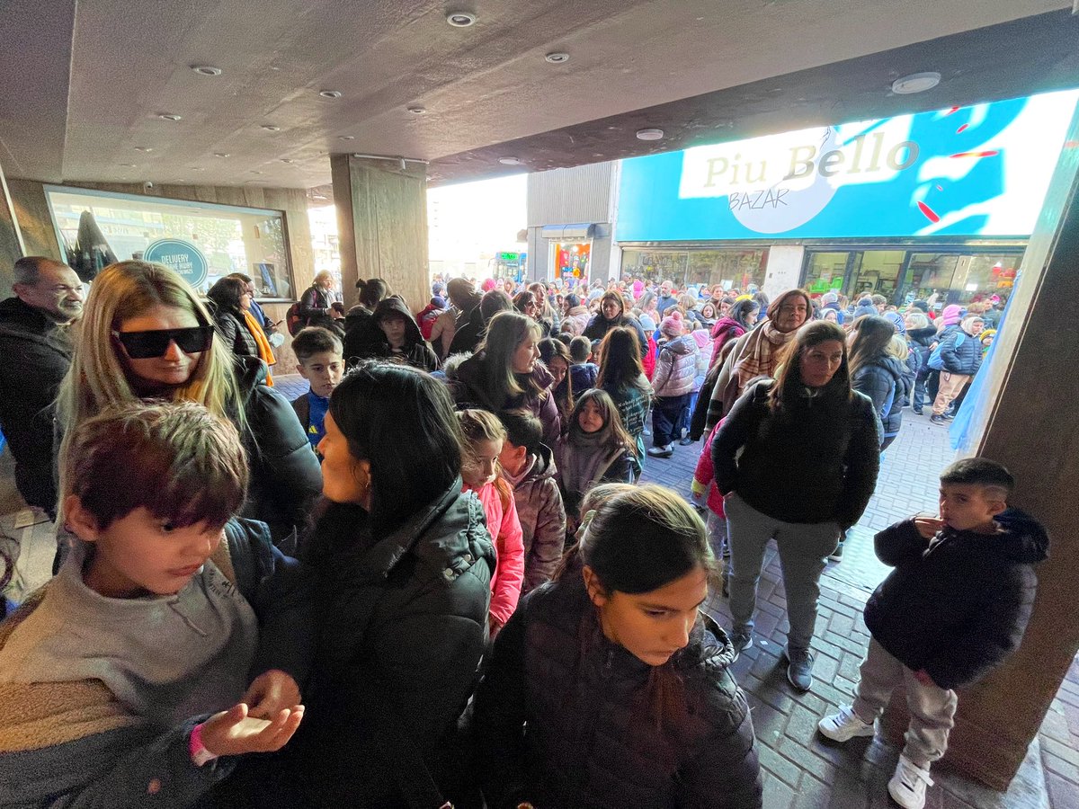 sadoprosario's tweet photo. Hoy celebramos 🥳 el #DiadelasInfancias con nuestras familias agasajando a niñas y niños en una jornada especial‼️
Así arranca nuestro #sabdo 🤩
@tincholucero @sadopnacion https://t.co/WHmI6UTPKO