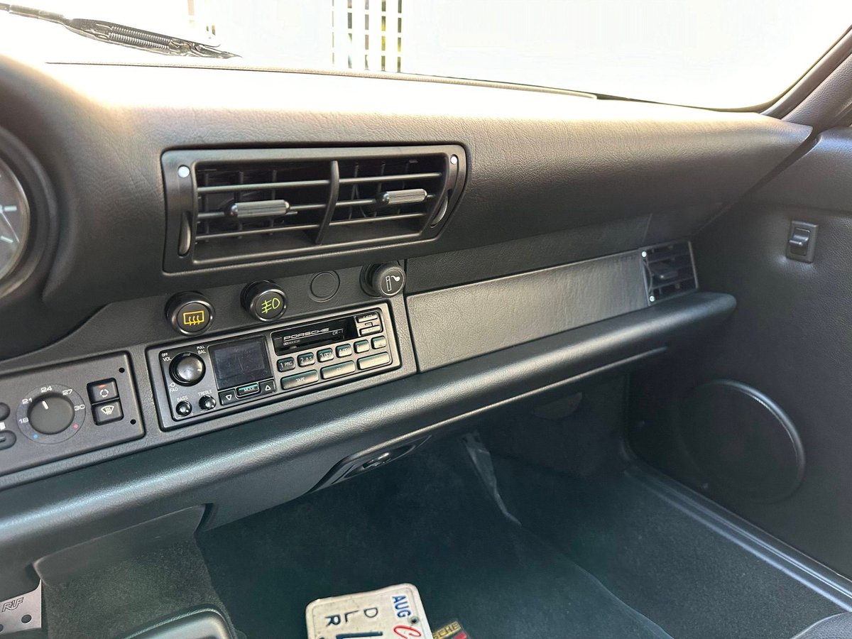 HemmingsNews's tweet photo. Only 701 were produced and now is your chance to own this very rare 1993 Porsche 964 RS America! π https://t.co/B1UqWsTj8t
#Hemmings #NEConcours #Porsche #Porsche911 #RSAmerica #ClassicCars #Flat6 https://t.co/2vVci3pUFl