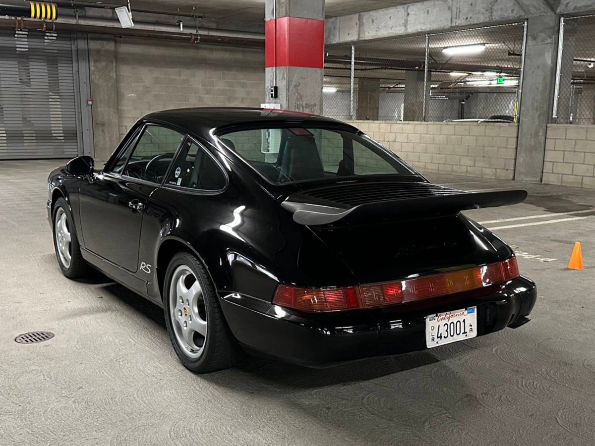 HemmingsNews's tweet photo. Only 701 were produced and now is your chance to own this very rare 1993 Porsche 964 RS America! π https://t.co/B1UqWsTj8t
#Hemmings #NEConcours #Porsche #Porsche911 #RSAmerica #ClassicCars #Flat6 https://t.co/2vVci3pUFl