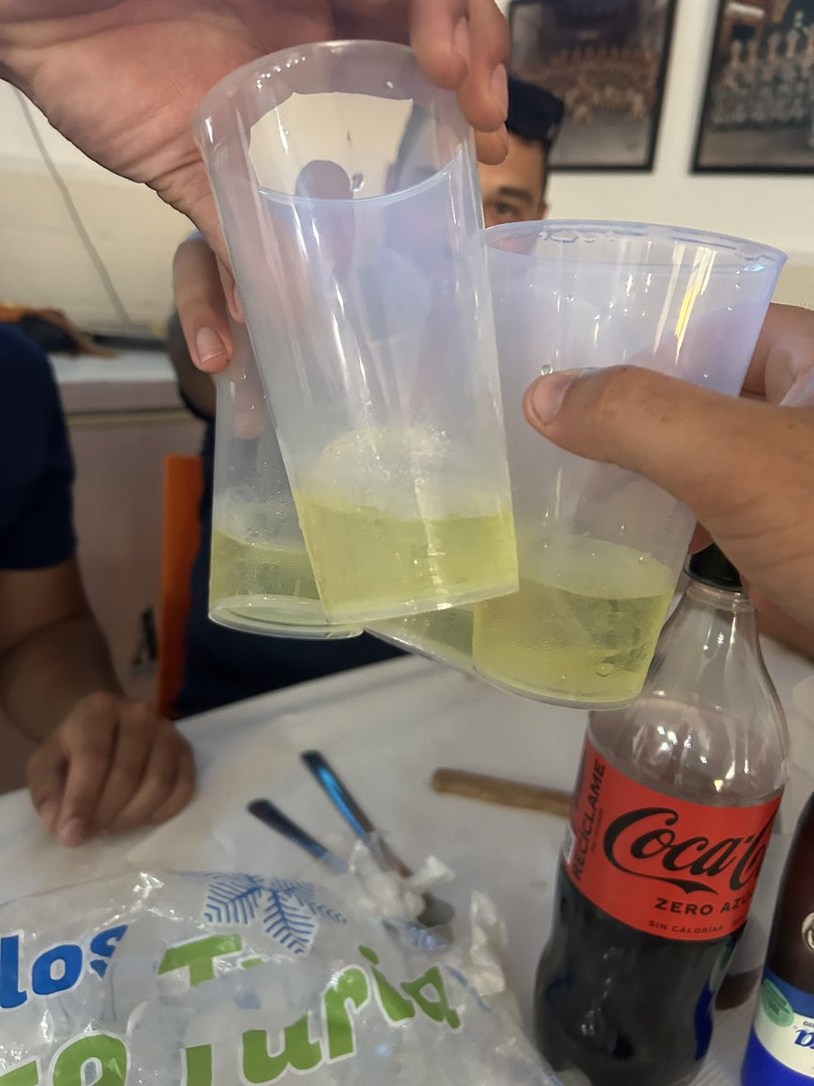 BsdSala's tweet photo. Son festes i estem fenmos una “xoneta” (sense alcohol literal) @pauGM94 @perezjosep https://t.co/9Q7EghFTPn