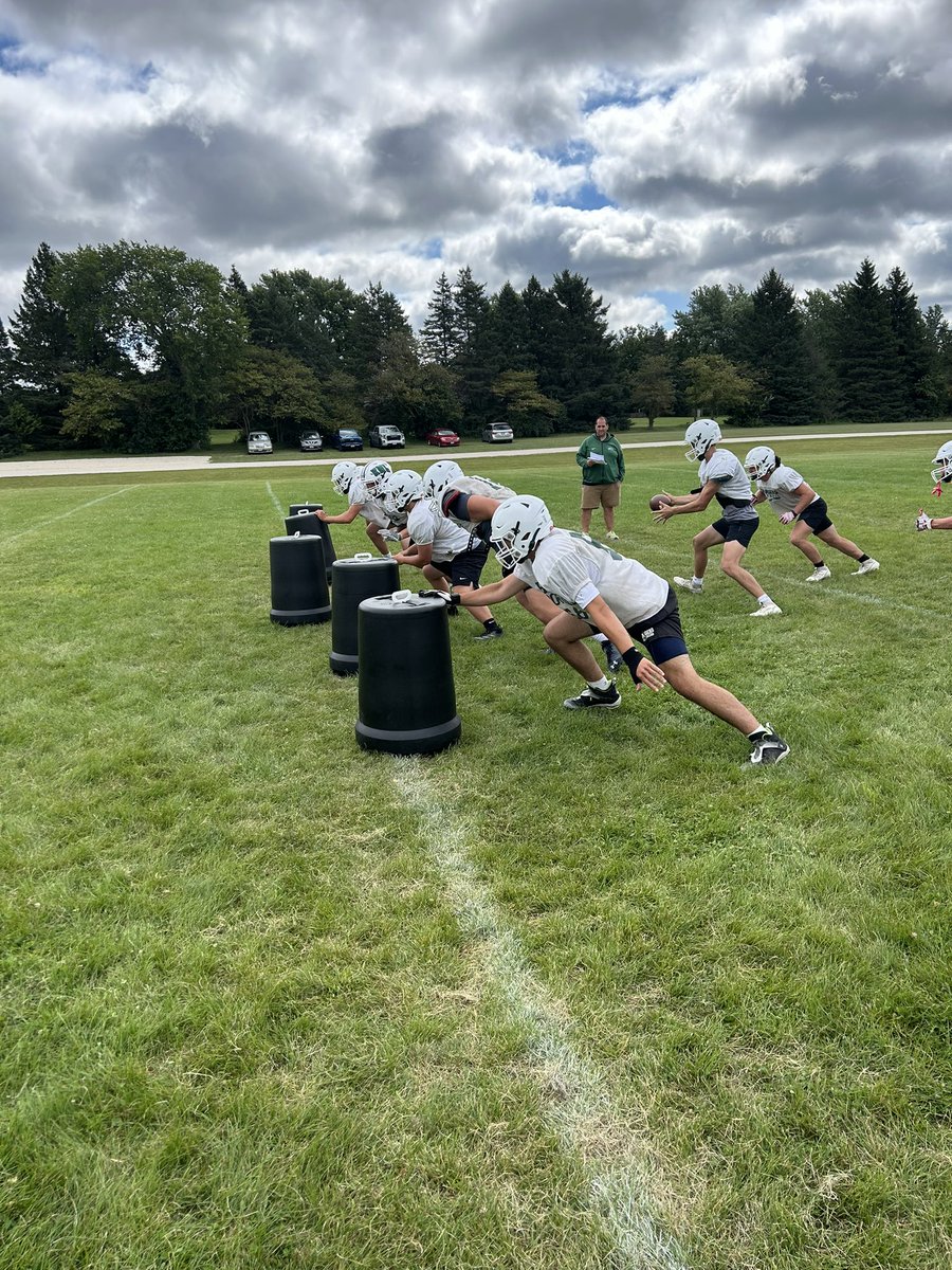 david_kren's tweet image. Day 4 of Hades week was one of the coolest on record, but that didn’t prevent the guys from traveling to Nebraska.  Lesson for the day. Adversity makes one hungrier than ever. #StayHungry #FirstLike #GreenTeam