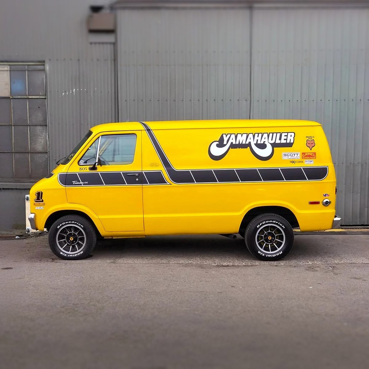 _VanCult_'s tweet photo. Happy Side-shot Saturday!
..
#tagtheowner #yamahauler #tagthephotographer
..
#sideshotsaturday #van #vans #boogievan #customvan #showvan #vannin #vanlife #vanporn #mopar #dodge #dodgevan #tradesman #bvan #vancult #getinandgetiton https://t.co/zsXUilIxsK