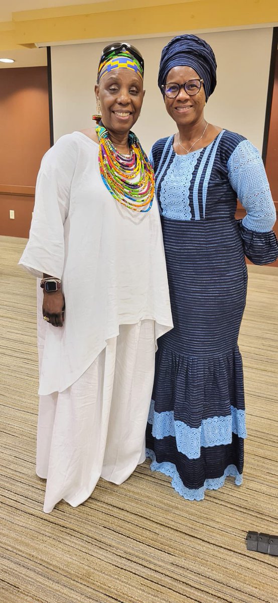 Clap de fin ce vendredi à Jacksonville du programme <a href="/StateIVLP/">IVLP</a> sur les #VBG . Mettre un terme à la violence basée sur le genre un projet sous-régional qui a réuni des activistes de différents pays africains pour des échanges professionnels.
<a href="/EmbassyConakry/">@embassyconakry</a>