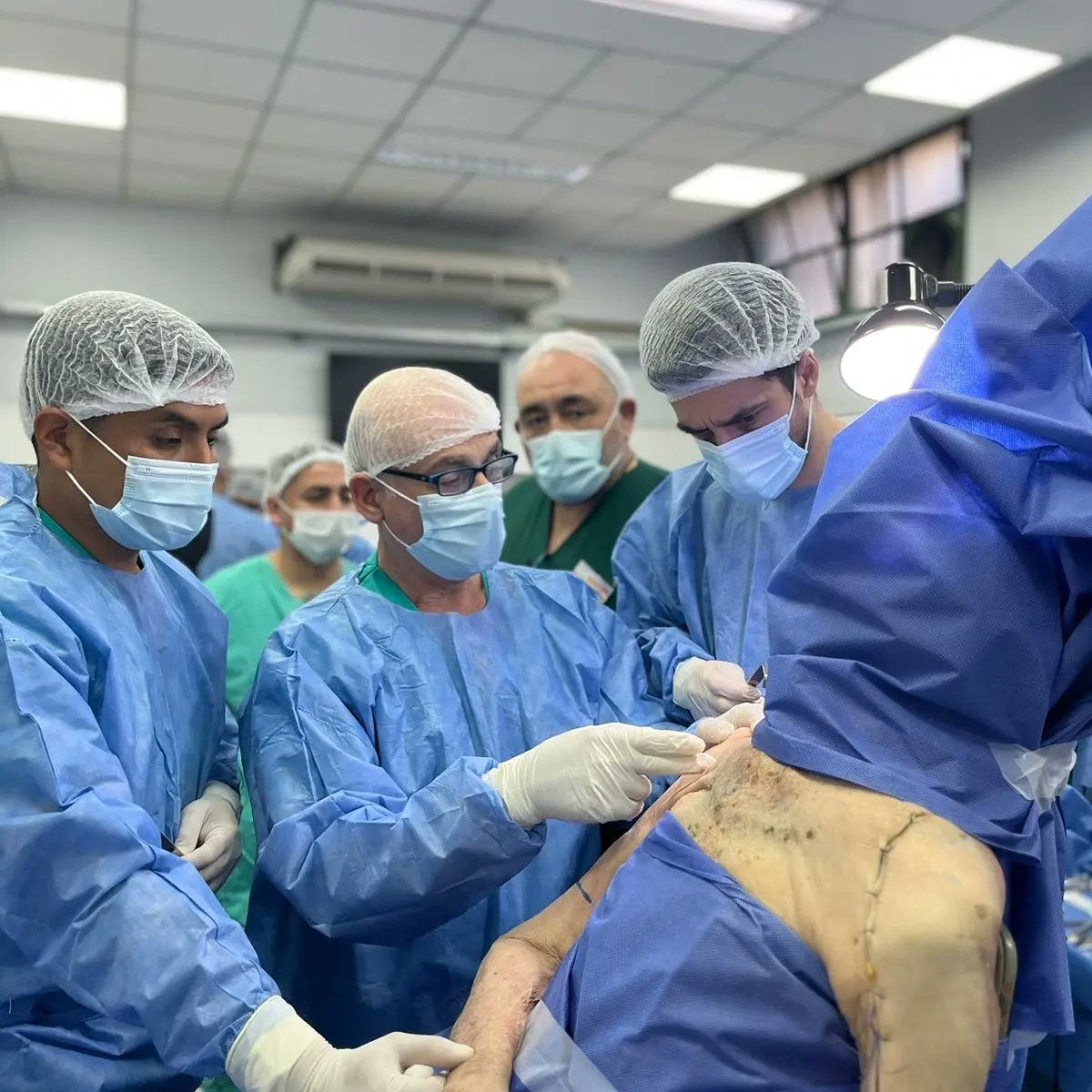 Excelente  Mendoza Shoulder and Elbow Experience 2024!. AAHyC. Los esperamos en nuestras próximas actividades!. Info:
hombroycodo.org.ar
@asociaciondehombroycodo 
#education #traumatologia #cursos #cadaverlab 
#shoulder #elbow #shoulderarthroscopy #shoulderartroplasty