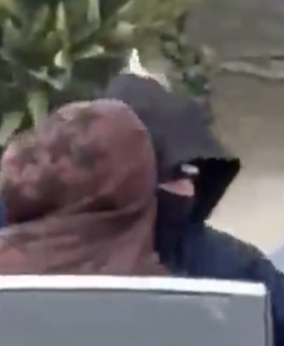 babyibeenajoint's tweet image. That nose isn’t black