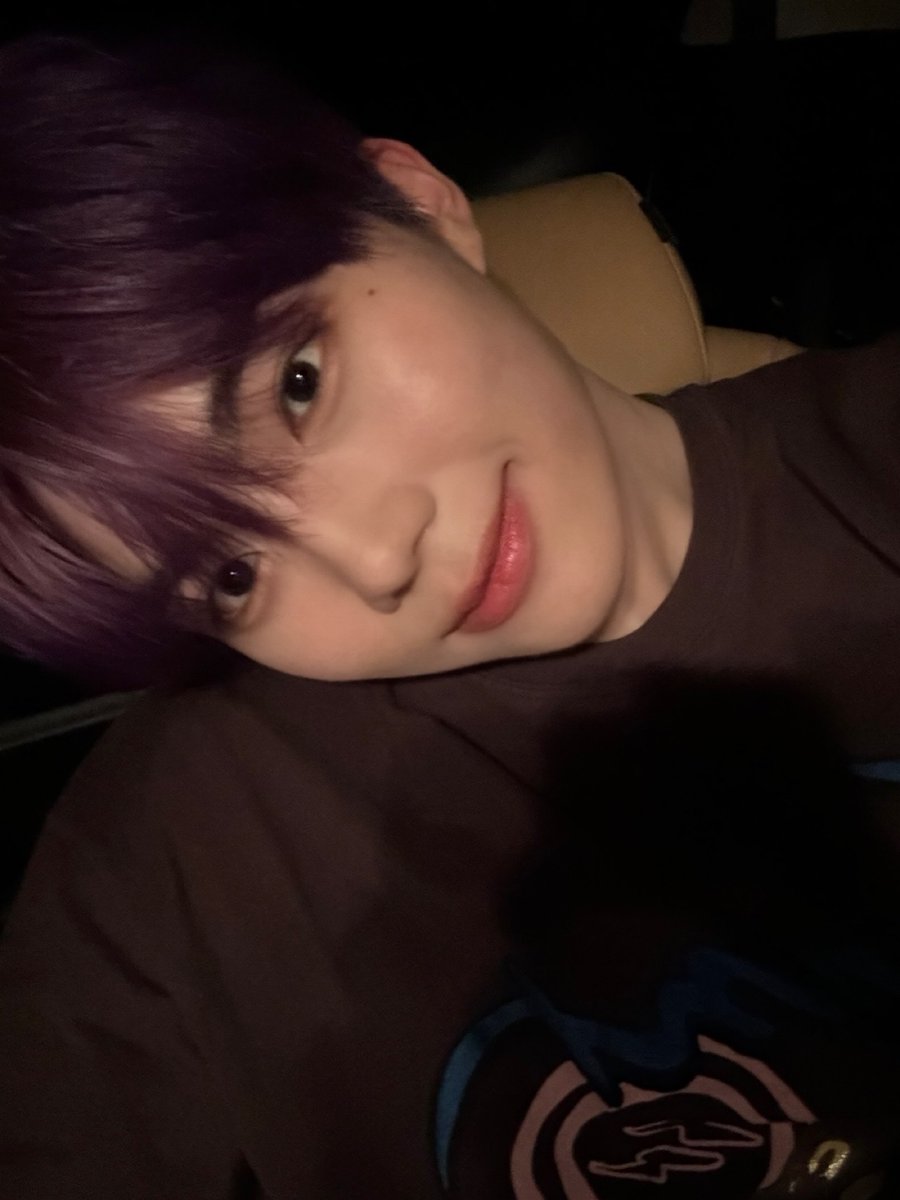 ZB1_official's tweet image. _💌

오랜만에 음악 중심에 다녀왔어요 요즘처럼 바쁘고 쉽지 않은 나날에 가까이에서 제로즈들한테 예쁨 받으니까 너무 행복하고 힘이 났어요 곧 또다시 좋은 모습으로 찾아뵐게요 사랑해요 💙💜

#PARKGUNWOOK #박건욱
#ZEROBASEONE #ZB1 #제로베이스원