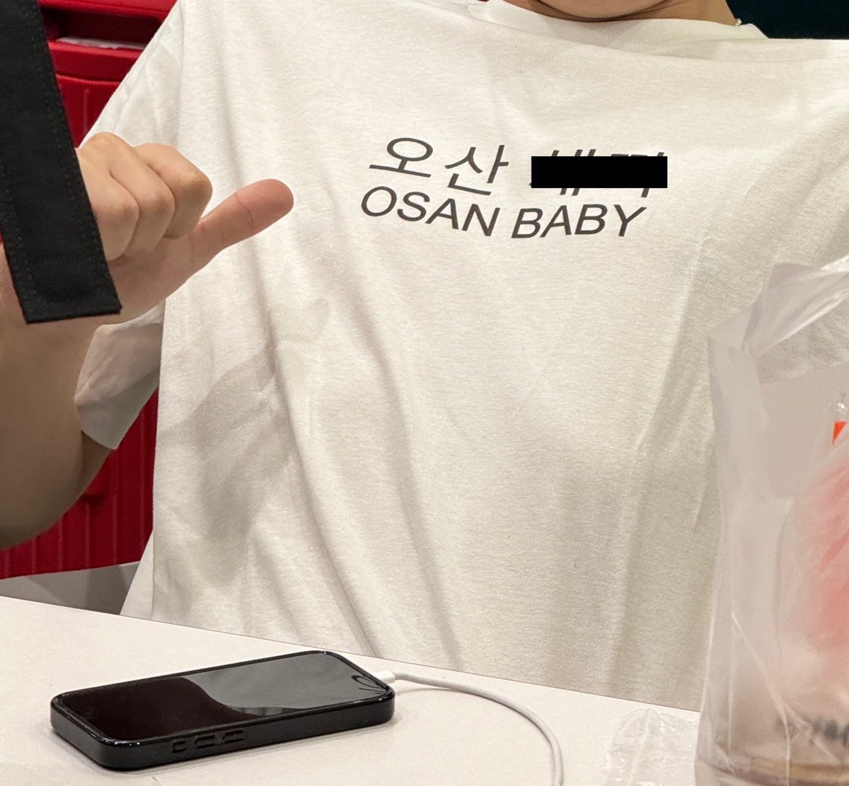 ZB1_official's tweet image. _💌

오랜만에 음악 중심에 다녀왔어요 요즘처럼 바쁘고 쉽지 않은 나날에 가까이에서 제로즈들한테 예쁨 받으니까 너무 행복하고 힘이 났어요 곧 또다시 좋은 모습으로 찾아뵐게요 사랑해요 💙💜

#PARKGUNWOOK #박건욱
#ZEROBASEONE #ZB1 #제로베이스원