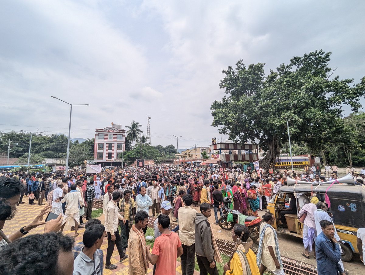 IndigenousLLK's tweet photo. 📢📢
On the eve of the International Day of the World's Indigenous Peoples, more than 2000 people attended a protest rally and public meeting at Rayagada district headquarters town in the southern region of Odisha state in India. 
The protest rally celebrated indigenous peoples' power and their resistance to mining, militarisation and state repression on indigenous peoples' movements. The protest rally was attended by women, men, youth and children from five different indigenous  peoples' movements. The main demands, which were also submitted in written form to the Rayagada District Collector including:

## Immediate cancellation of all mining leases to companies like Adani, Vedanta and Aditya Birla.
## Withdrawal of all false cases against leaders of all indigenous peoples' movements
## Investigations into forced and fake Gram Sabha (village council) resolutions showing peoples' consent to mining 
## Immediate and effective implementation of self governance laws in all indigenous regions.

#IndigenousPeoplesDay #Decolonisation #land #life #knowledge