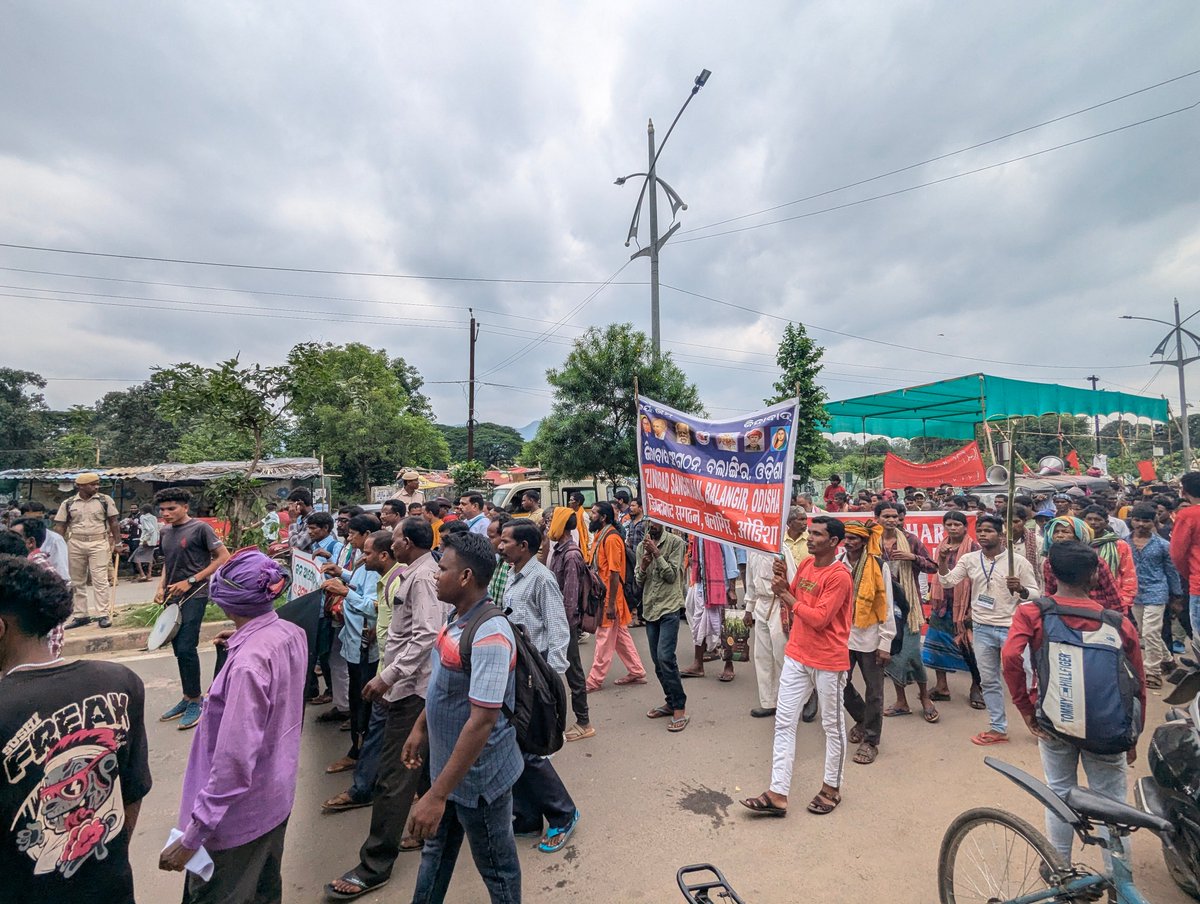 IndigenousLLK's tweet photo. 📢📢
On the eve of the International Day of the World's Indigenous Peoples, more than 2000 people attended a protest rally and public meeting at Rayagada district headquarters town in the southern region of Odisha state in India. 
The protest rally celebrated indigenous peoples' power and their resistance to mining, militarisation and state repression on indigenous peoples' movements. The protest rally was attended by women, men, youth and children from five different indigenous  peoples' movements. The main demands, which were also submitted in written form to the Rayagada District Collector including:

## Immediate cancellation of all mining leases to companies like Adani, Vedanta and Aditya Birla.
## Withdrawal of all false cases against leaders of all indigenous peoples' movements
## Investigations into forced and fake Gram Sabha (village council) resolutions showing peoples' consent to mining 
## Immediate and effective implementation of self governance laws in all indigenous regions.

#IndigenousPeoplesDay #Decolonisation #land #life #knowledge