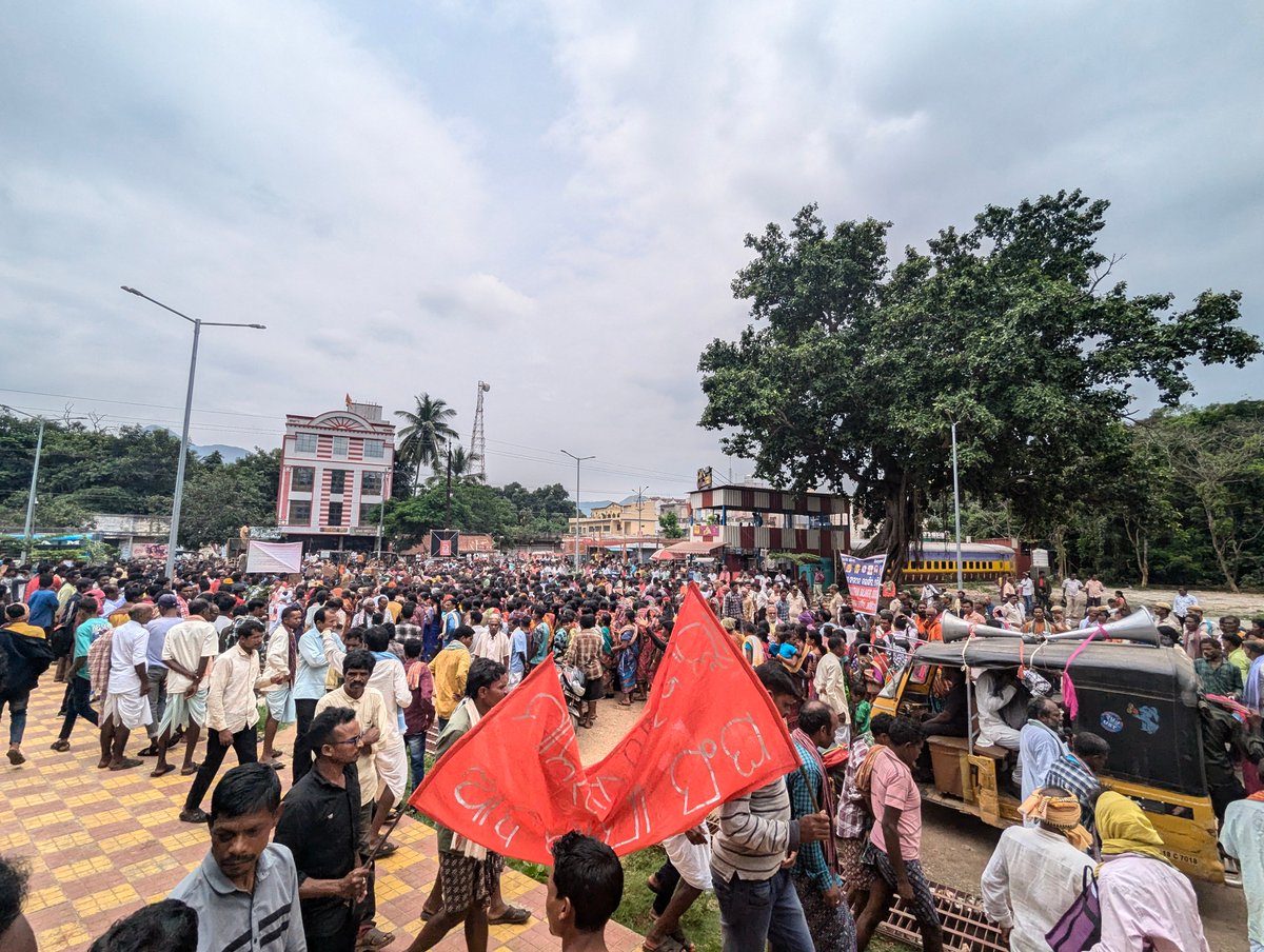 📢📢
On the eve of the International Day of the World's Indigenous Peoples, more than 2000 people attended a protest rally and public meeting at Rayagada district headquarters town in the southern region of Odisha state in India. 
The protest rally celebrated indigenous peoples'