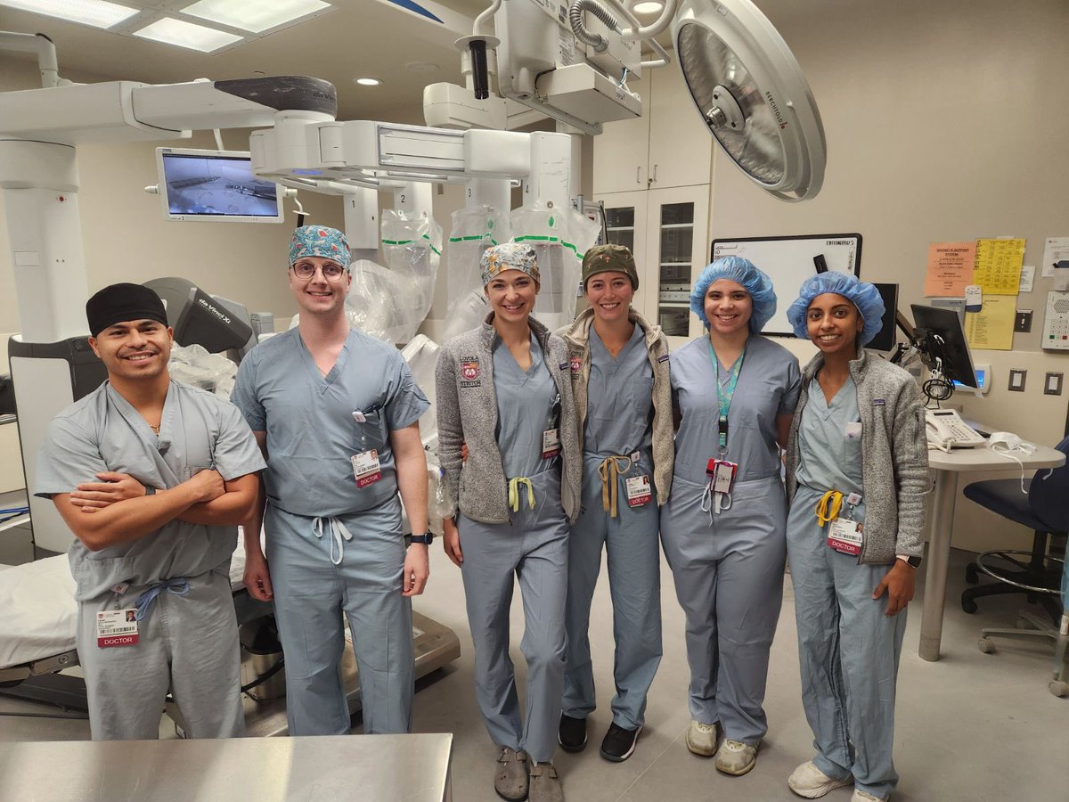 Previously on a #surgicalskills Wednesday, we have <a href="/knab_mark/">Mark Knab</a> with <a href="/IntuitiveSurg/">Intuitive</a> #davinci robot working with <a href="/LoyolaSurgery/">Loyola Surgery</a> to hone those MIS skills #smallcuts <a href="/LoyolaHealth/">Loyola Medicine</a> <a href="/LoyolaMedMD/">Loyola Medicine MD</a> <a href="/LoyolaMedEd/">LoyolaMedEd</a> <a href="/StevenD58706204/">Steven De Jong</a> <a href="/VivianGahtanMD/">Vivian Gahtan</a>