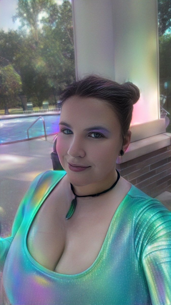 Kairisaurus's tweet photo. Annual selfie check in to prove I’m still alive https://t.co/CTvwhOq3L4