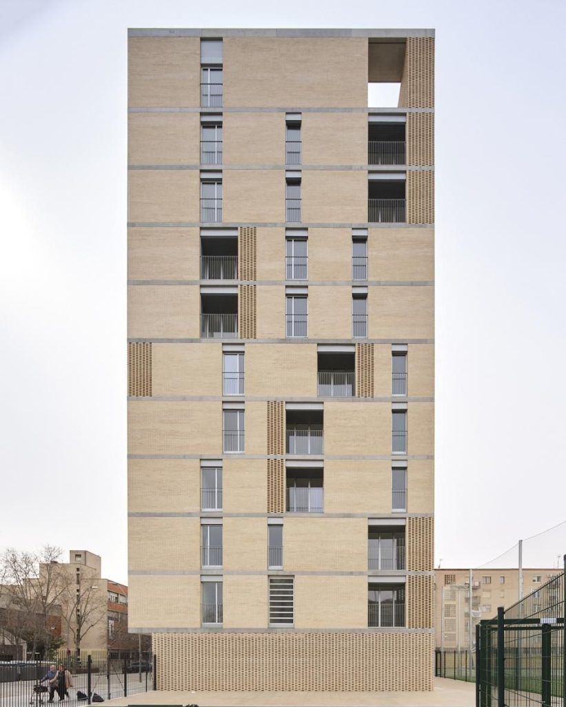 afasiaarq's tweet image. #Peris + Toral  buff.ly/3Yzb8sG | posted by afasia | daily entries on contemporary art and architecture #afasiaarchzine #afasiaarq | 

2semesters 150entradas 150posts 2semestres   ATRIO SOCIAL . Barcelona Peris + Toral arquitectes . photos: © Jos…