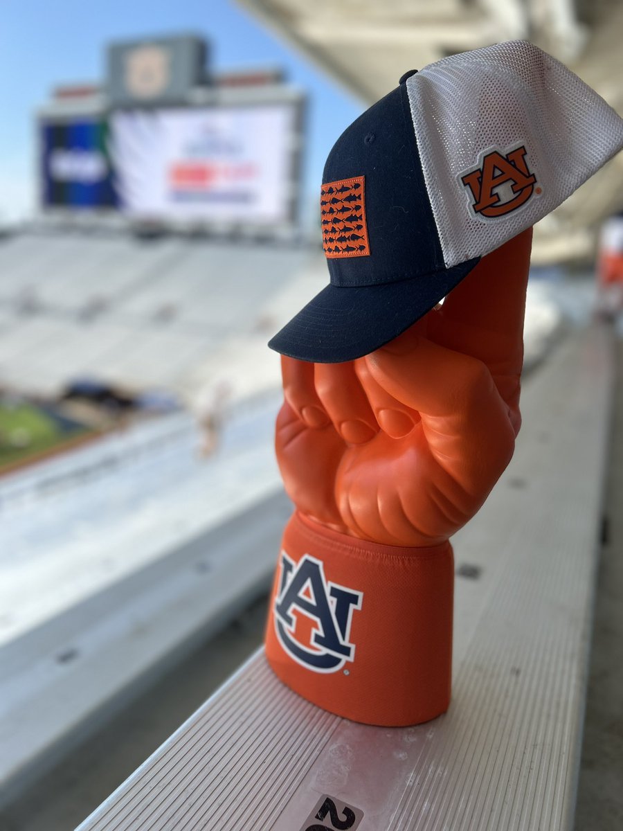 brianna_ogle's tweet photo. We out here! @TerryOgle25 🫶🏼🏈🐅 time for some practice, then some more signatures on the #InfamousAuburnFoamFinger https://t.co/34DsB31wAn