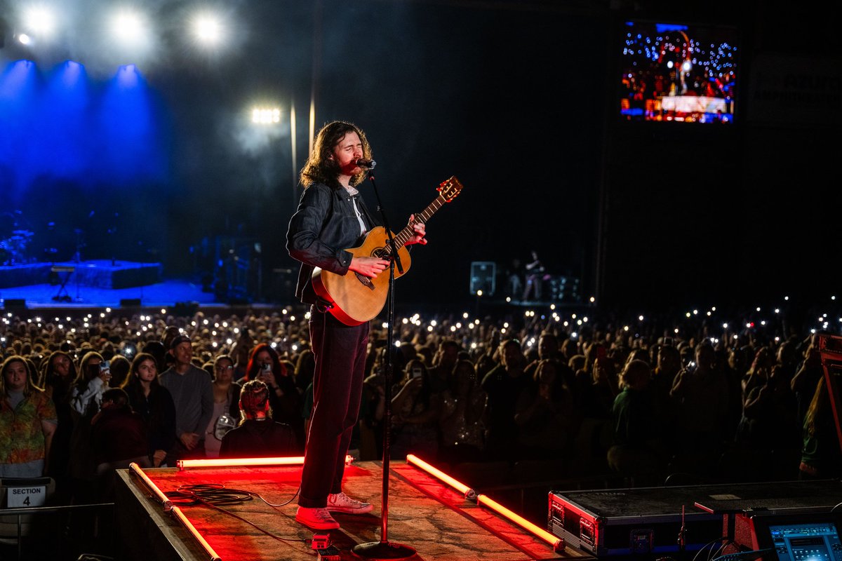 Hozier (@hozier) on Twitter photo Kansas, Thank you 🖤 Special thanks to the very talented <a href="/joyoladokun/">joy oladokun is in crocs.</a> for joining me.
📸 <a href="/ruthlessimagery/">Ruth Medjber 📸⚡</a> Kansas, Thank you 🖤 Special thanks to the very talented <a href="/joyoladokun/">joy oladokun is in crocs.</a> for joining me.
📸 <a href="/ruthlessimagery/">Ruth Medjber 📸⚡</a>