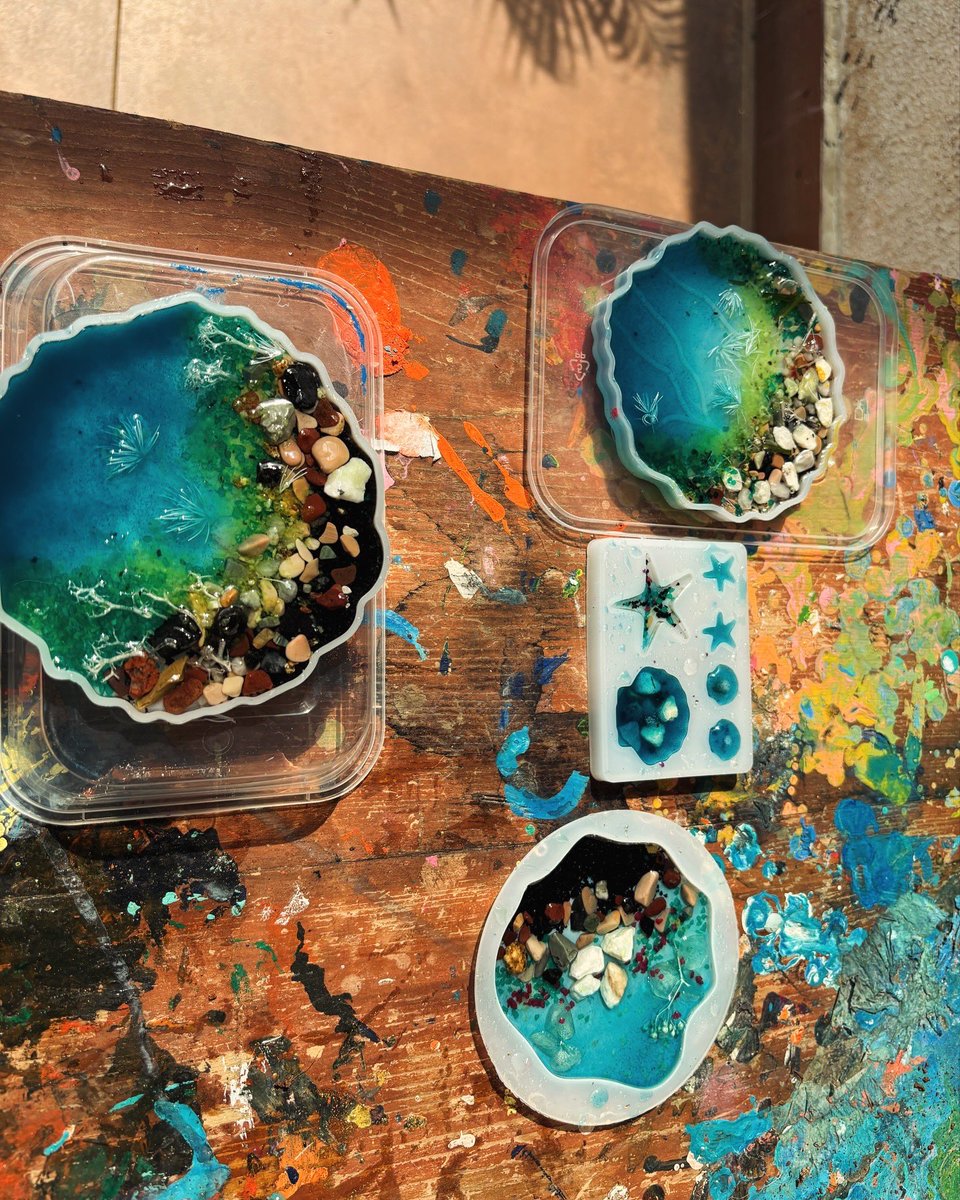 icosmoetic's tweet photo. Art in every pour! #artistryinmotion 🌻 https://t.co/rgy9oI3D83