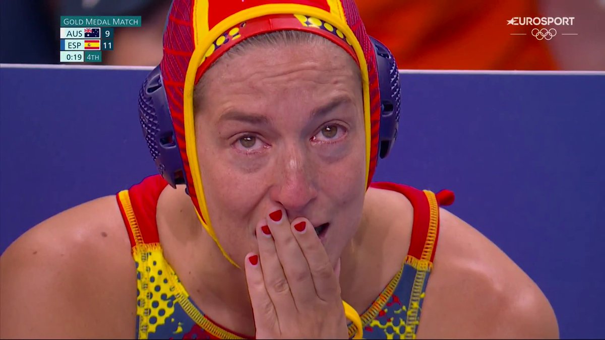 david_lrl's tweet photo. Las lágrimas de @lauraesterwp. 

Tanto ella como Maica García, Pili Peña y Anni Espar vivieron las duras derrotas en las finales ante Estados Unidos en Londres 2012 y Tokio 2020. Para Laura, cerca de la retirada, era la última oportunidad de ganar el oro olímpico y cerrar el círculo de una generación legendaria. Lo ha conseguido #Paris2024