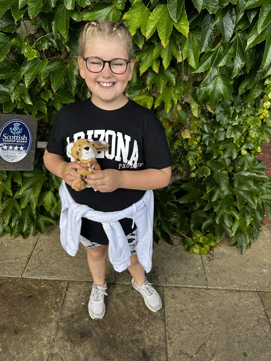 jessb1308's tweet photo. @EdinburghZoo We were so lucky to get up close and personal with #Cleothecheetah today 🐆 Very exciting! 🥰 https://t.co/1Nu8HLPjjm