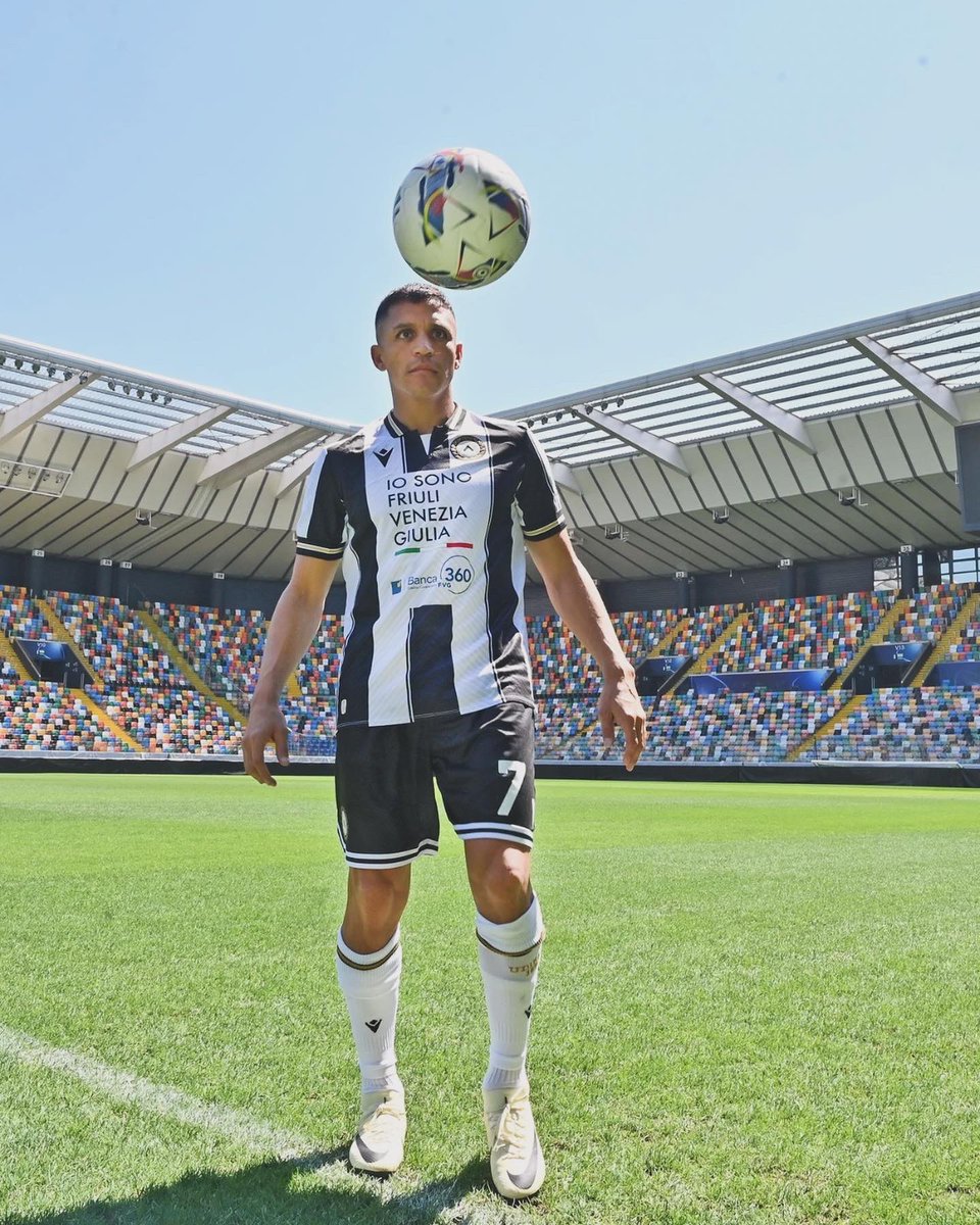 Udinese_1896's tweet photo. Alexis is 🔙 home 🏡

⚪️⚫️ #ForzaUdinese #AlèUdin #Udinese #Sanchez https://t.co/AFIIDPJNEQ