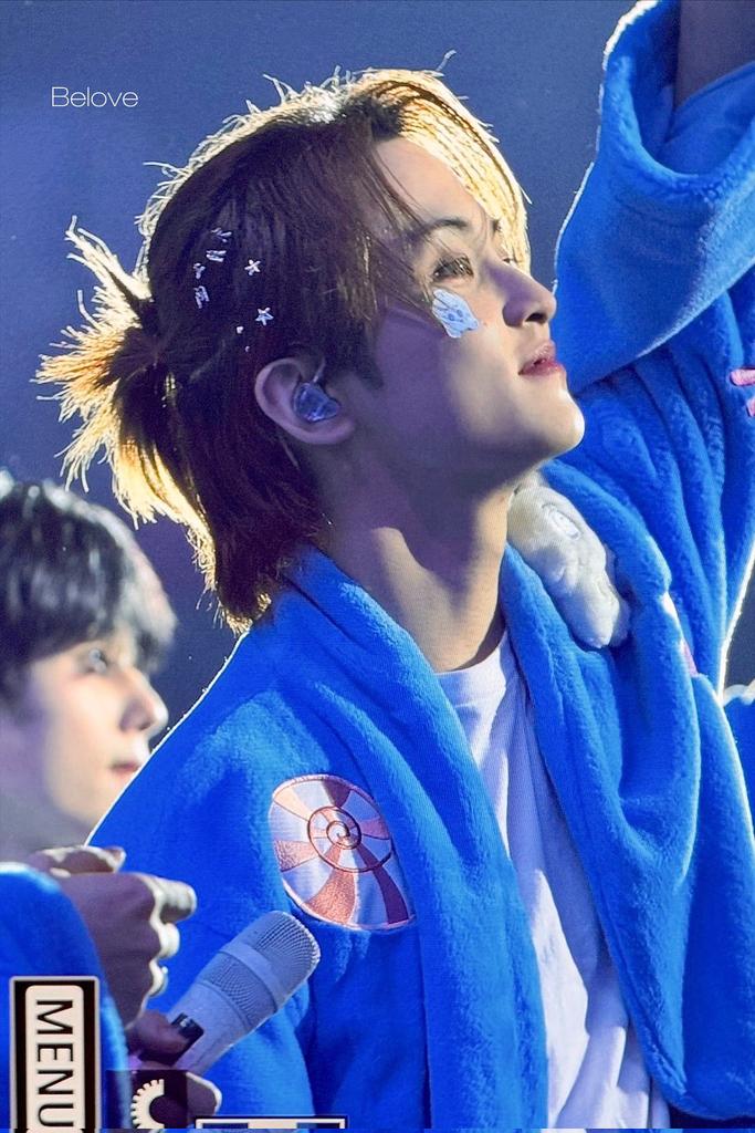 mark’s clips are actually initials of his name and the little stars plss ⭐