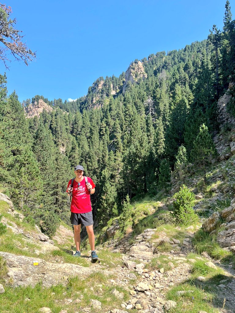 dies pel Berguedà amb el Pedraforca observant-nos ⛰️🌿🍃🌲🐓