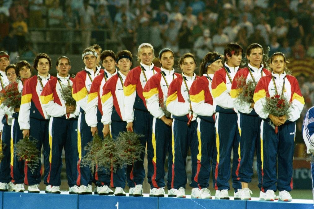 👁‍🗨 Ojo al Dato

🤽‍♀️ La selección española se convierte en el SEGUNDO equipo femenino que consigue colgarse el ORO 🥇 en unos #JuegosOlímpicos 

🔷 Hacía 32 años que no pasaba:

🥇 Hockey Hierba - Barcelona '92
🥇 #Waterpolo  - #Paris2024