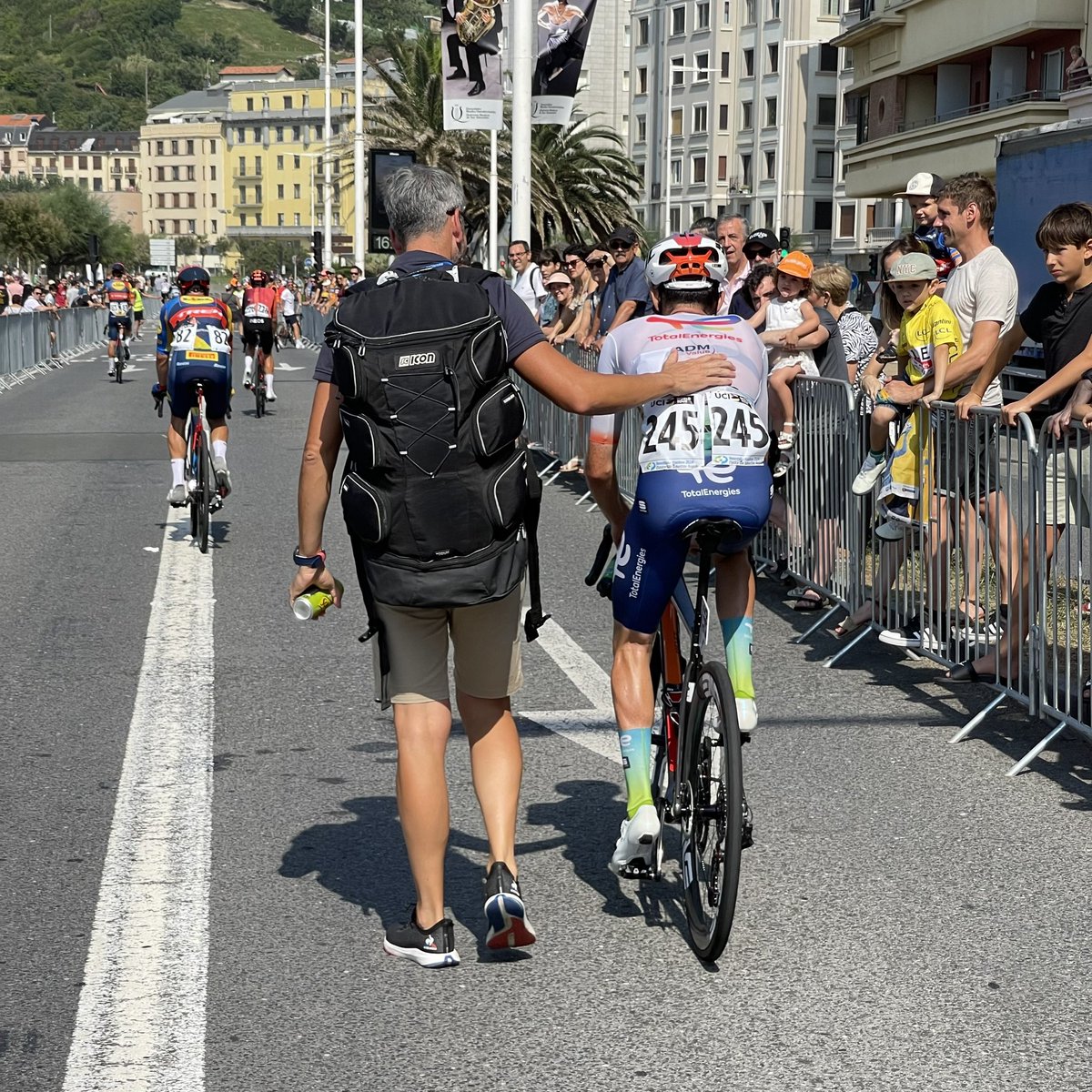 Team TotalEnergies (@teamtotalenrg) on Twitter photo Fin de course du côté de San Sebastian 🔚
Au terme d’une journée dure pour les organismes dans l’arrière-pays basque, <a href="/JegatJordan/">Jordan Jégat</a> prend la 26ème place 🏁
#AllezTotalEnergies #Klasikoa2024 Fin de course du côté de San Sebastian 🔚
Au terme d’une journée dure pour les organismes dans l’arrière-pays basque, <a href="/JegatJordan/">Jordan Jégat</a> prend la 26ème place 🏁
#AllezTotalEnergies #Klasikoa2024