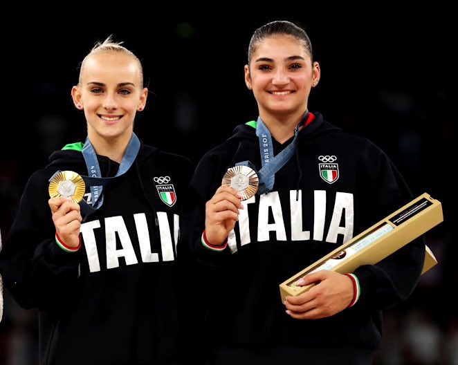_MartinaHP's tweet photo. E DICIAMO GRAZIE ALLA GINNASTICA ITALIANA✨ 

#GiochiOlimpici  #Paris2024   #italgym https://t.co/LPtgXtul0L