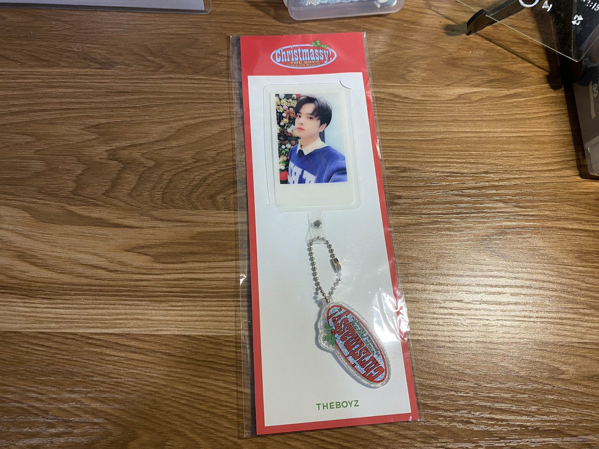 mochieeya's tweet photo. help rt thx💕
𝒞𝑜𝓁𝓁𝑒𝒸𝓉𝒾𝑜𝓃 𝒞𝓁𝑒𝒶𝓇𝒶𝓃𝒸𝑒

WTS Younghoon  Christmassy phonetab &amp; acrylic keyring

RM30

Self collect @ KL concert day only 💌

Can deposit first &amp; pay full during meet up

Order via DM, pls screenshot item u wtb✨

 #THEBOYZinKL #ZENERATION2inKL https://t.co/zLedilWfl2
