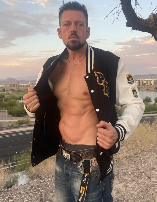 How much would you cum on my cock? https://t.co/Dk7Qbe0sJn