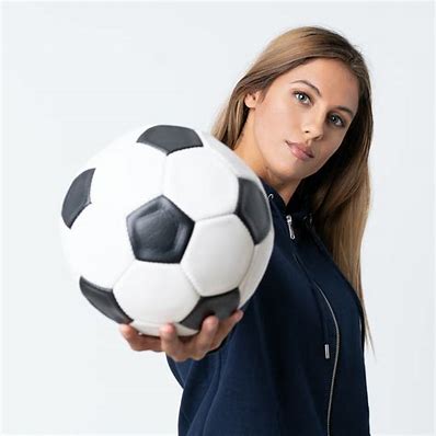 Beste ouders/verzorgers, dorpsgenoten en andere belangstellenden,  vv Harkstede blijft op zoek naar trainers. We zijn voor volgend voetbalseizoen op zoek naar trainers voor JO13, JO14, JO15, de keepers, Heren2 en Heren3.  Heb je belangstelling, meld je dan bij tc@vvharkstede.nl