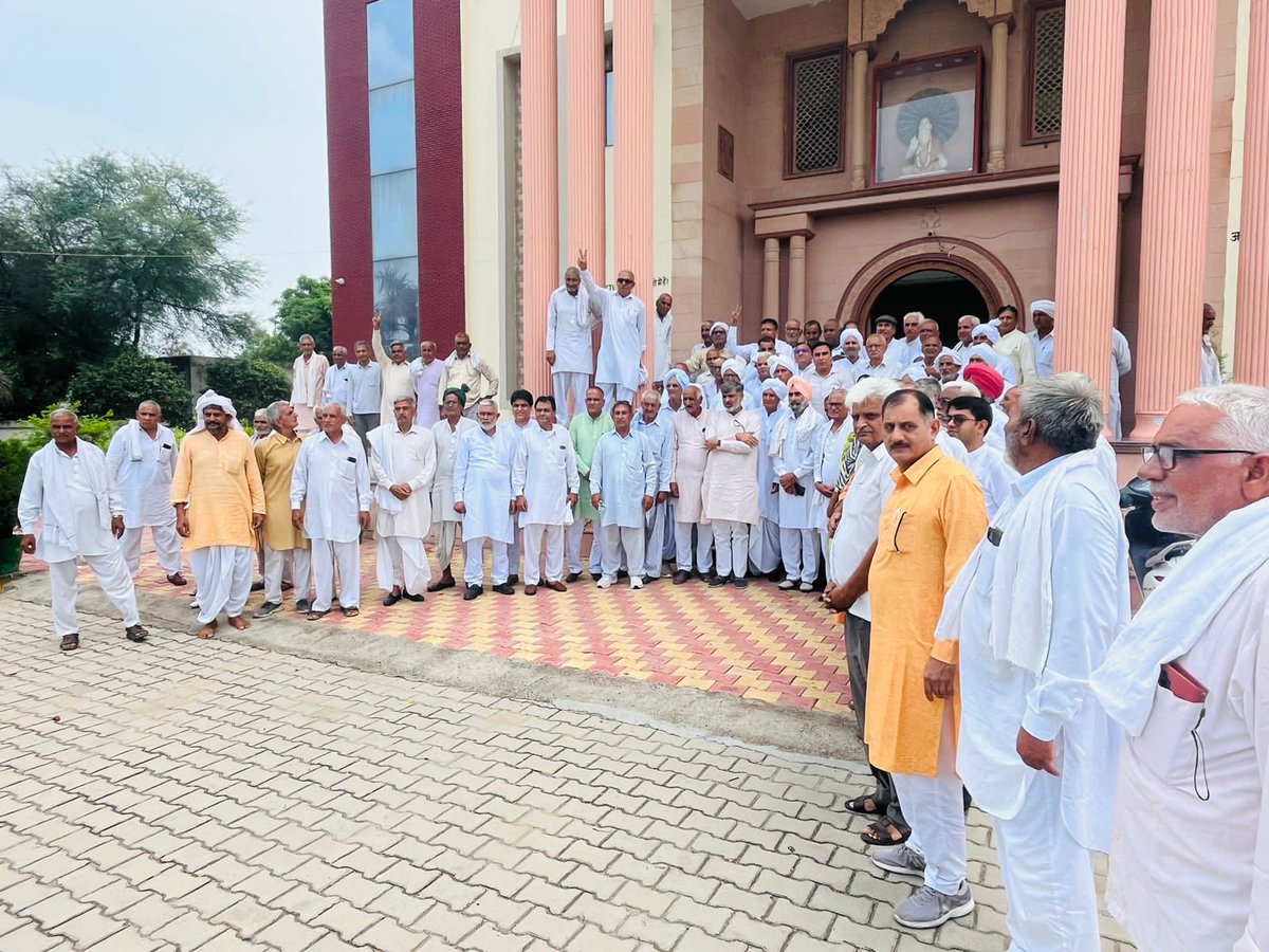 सर्वखाप पंचायत ने लिया एक बड़ा फैसला कहां विनेश के भारत लौटने पर किया जाएगा भव्य समारोह और सर्वखाप पंचायत बहन विनेश को  पहनाएगी गोल्ड मेडल और‌ कहा म्हारी बेटी म्हारी शान हैं । - सर्वखाप पंचायत 

जाट समाज हरियाणा