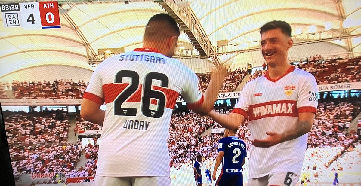 Papamicha007's tweet photo. #VfBATH #Eskalation im #Neckarstadion beim Testspiel unseres @VfB gegen @Athletic_en - The Time Has Come 💪🏻💪🏻💪🏻 He‘s back 💪🏻💪🏻💪🏻 #ForzaVfB #NurDerVfB #StuttgartInternational https://t.co/insSdR91e2