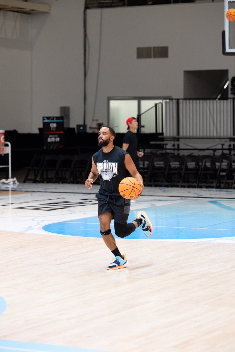 WashedClubNY's tweet photo. Thank you @UAbasketball for letting us hoop on the ELITE 24 court! Should be some incredible games today! 📸: @jordankeyser 🧼🔥 https://t.co/Yxz2qrS5MM