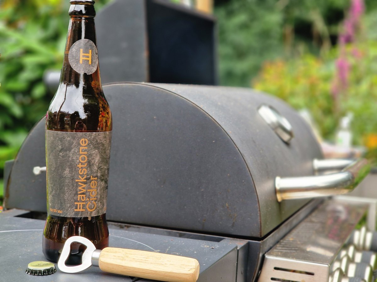 Ian_messenger's tweet photo. 1 x BBQ + @JeremyClarkson 's #hawkstonecider (the best cider...in the world) = Bloody perfection. Cheers 🍻 https://t.co/1ZAIQUAC2E