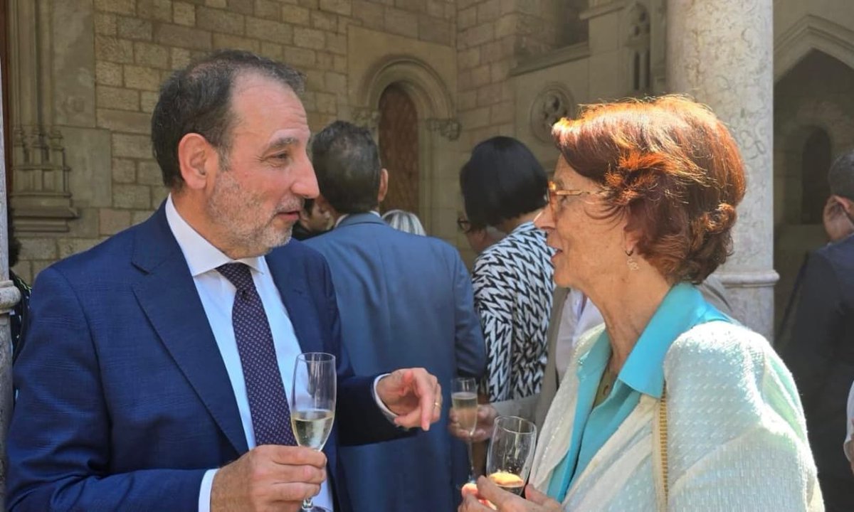 UnitsCat's tweet photo. En la recepció al Pati dels Tarongers de Palau de la #Generalitat de Catalunya, amb motiu de la presa de possessió del MH President @salvadorilla. Enhorabona, President!

@Ramon_Espadaler 
@xavierguell
Helena Isábal https://t.co/mbST3fUn4C
