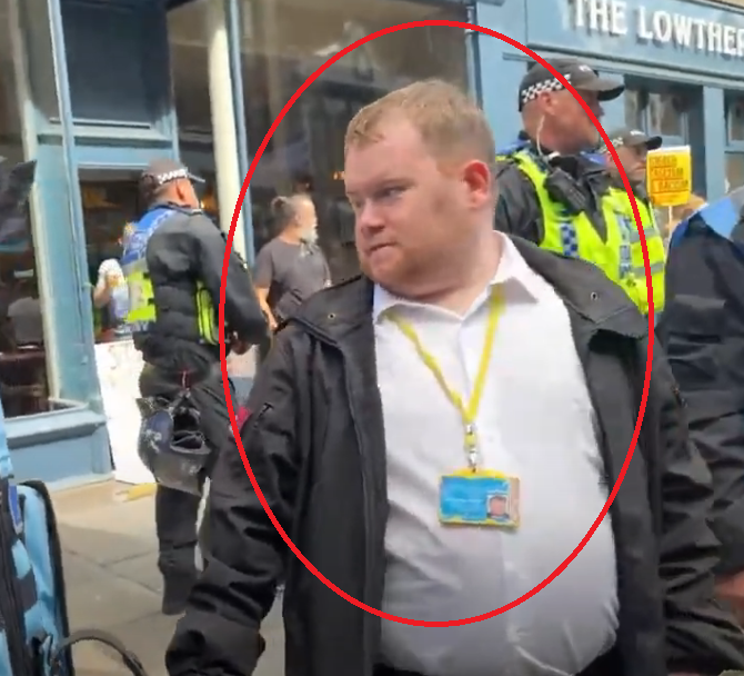 Leftwant2bRight's tweet photo. Here's Communist Anarchist #HopeNotHate #TWAFA SWP/TUC #MikeBowman outside of the Lowther in #Newcastle with plastic Labour bouncer #JonathanProctor who have a long history of protesting together. https://t.co/bfLaTZP5kj