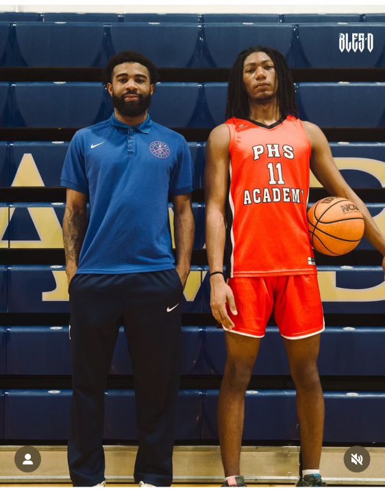 CoachHolmes20's tweet photo. THE FUTURE https://t.co/LF6WMa4sm2