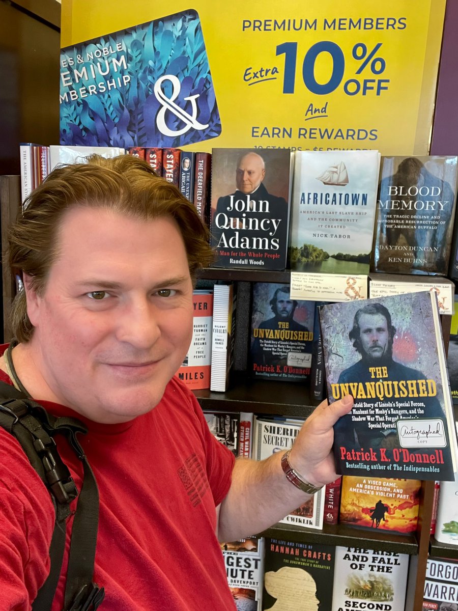 combathistorian's tweet photo. Signed my books @BNFairlawn #TheUnvanquished and #Washingtonsimmortals and working on the next book 🇺🇸 @BNBuzz https://t.co/wQGdBRjaEN