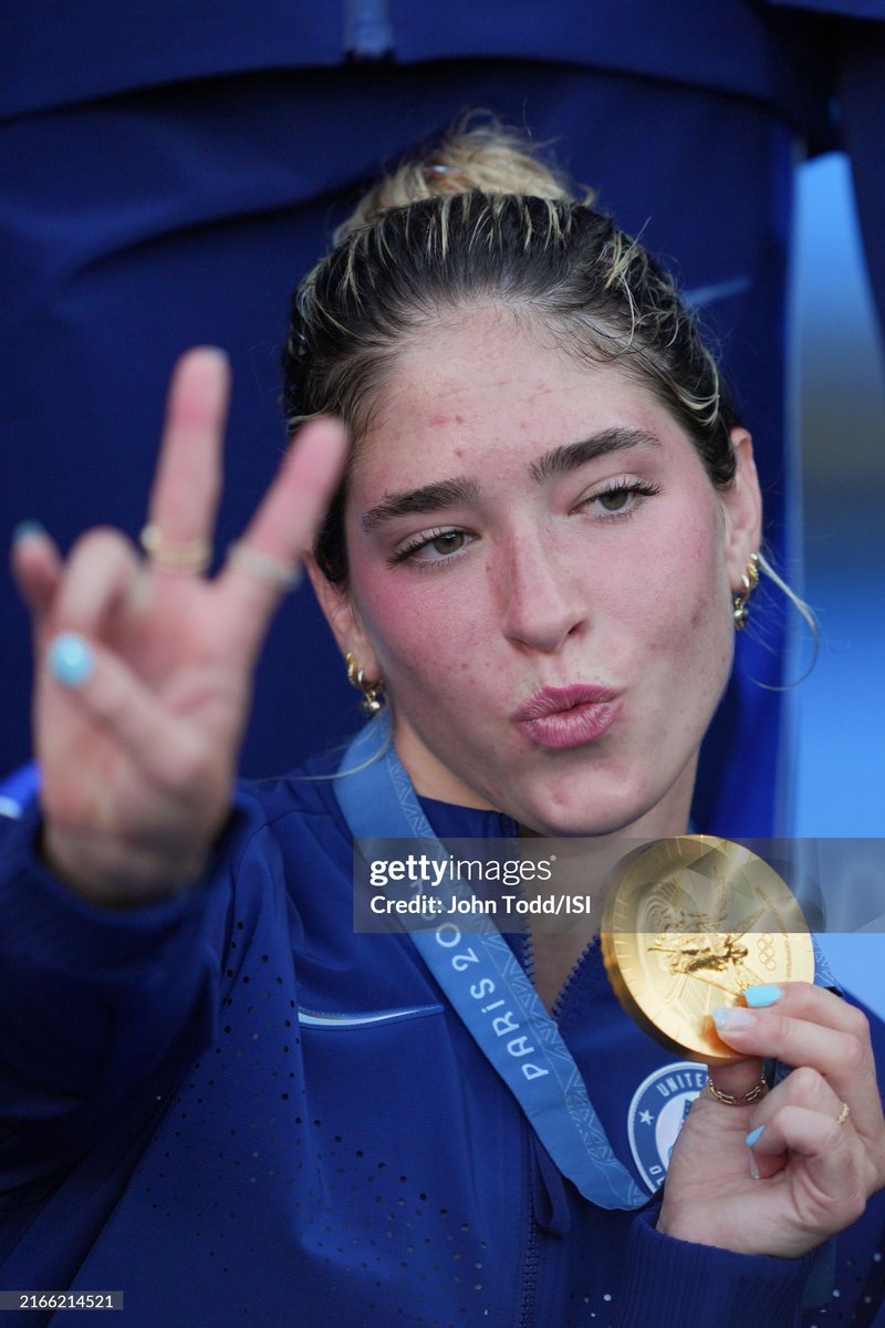 First Olympics .. 
First Gold medal .. 

❤️💙🤍🙌🏻🥇 #USWNT