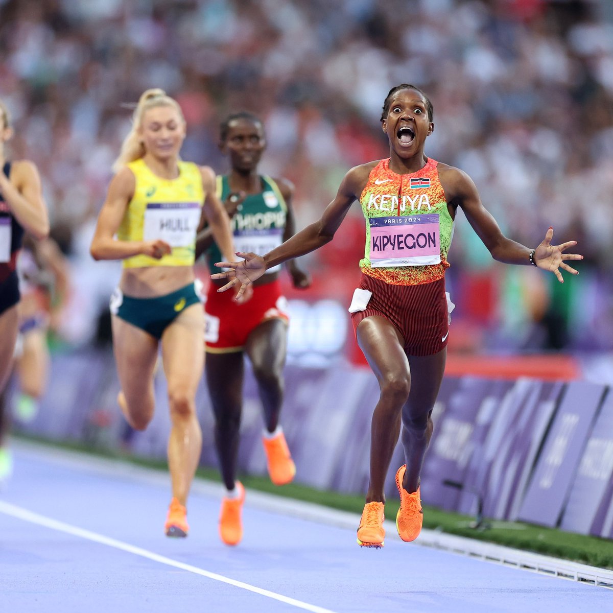 BREAKING: Kenyan 🐐 Faith Kipyegon wins her 3rd consecutive gold in 1500m, in a new #Olympics record