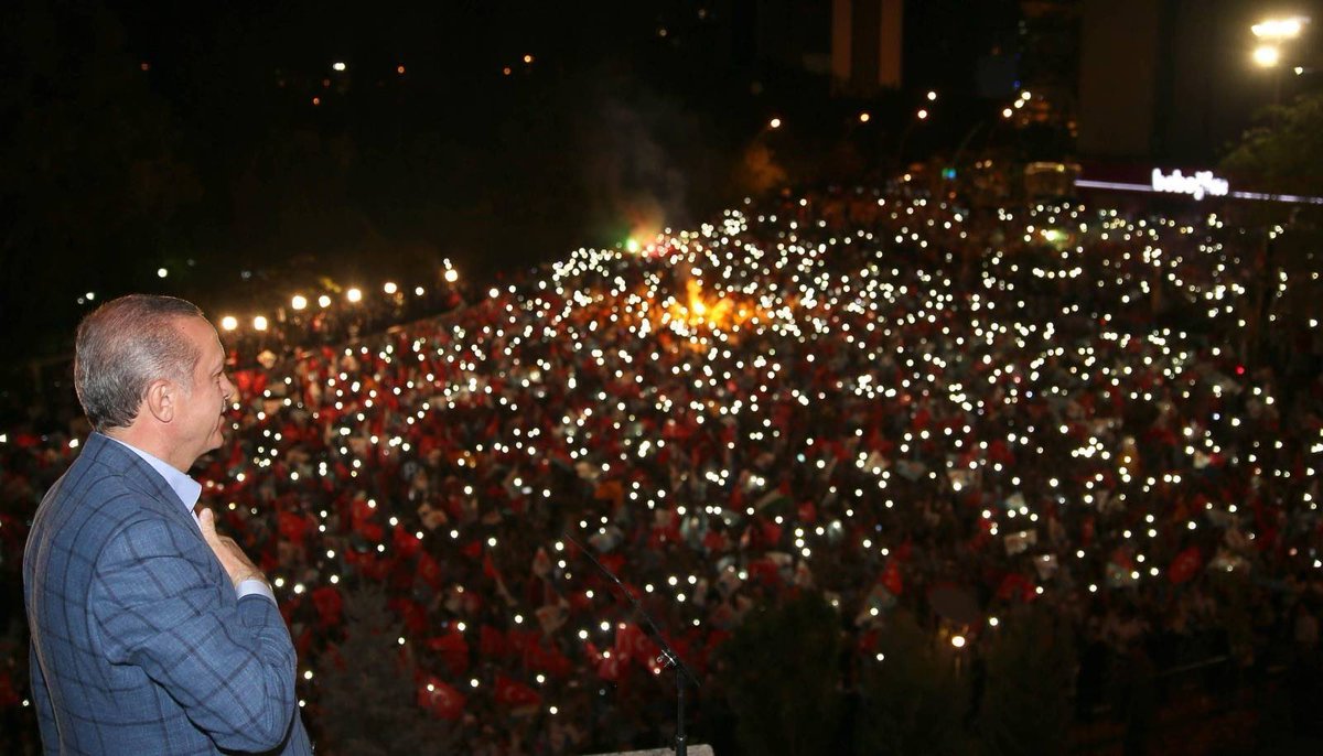 Bugün, Cumhurbaşkanımız Sayın Recep Tayyip Erdoğan’ın halkın oylarıyla Türkiye’nin ilk kez doğrudan seçilen Cumhurbaşkanı olmasının 10. yıl dönümü.

Bu on yıl boyunca, Sayın Cumhurbaşkanımızın kararlı liderliği altında Türkiye, büyük atılımlar gerçekleştirdi. Her adımda