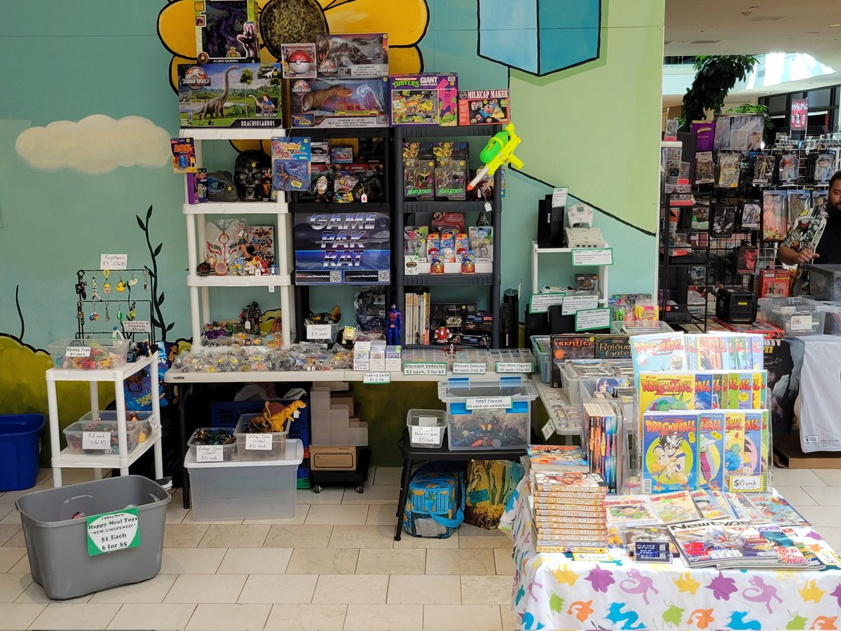 Gameboy415's tweet image. Come visit my booth at COLLECTICON at Hawthorn Mall! Open TODAY from 11AM-5PM.
Stephanie Nadolny (voice of Kid Goku &amp;amp; Gohan from Dragon Ball) is here - grab a comic and get it signed!