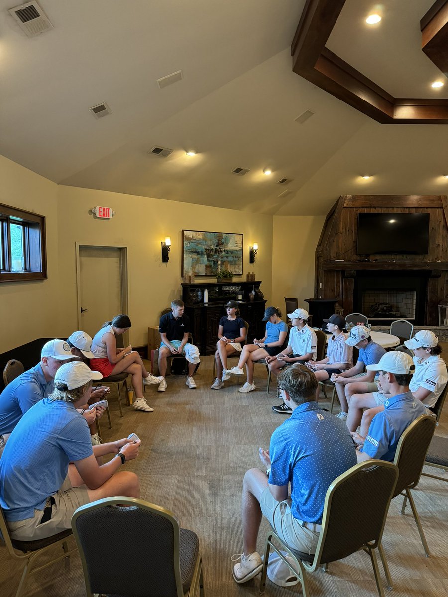 beardengolf's tweet photo. Great boot camp with Tyler Lane at Avalon Country Club. Great team building and practice to help jumpstart the year!

Go Dawgs! https://t.co/z8O1y5UoLL