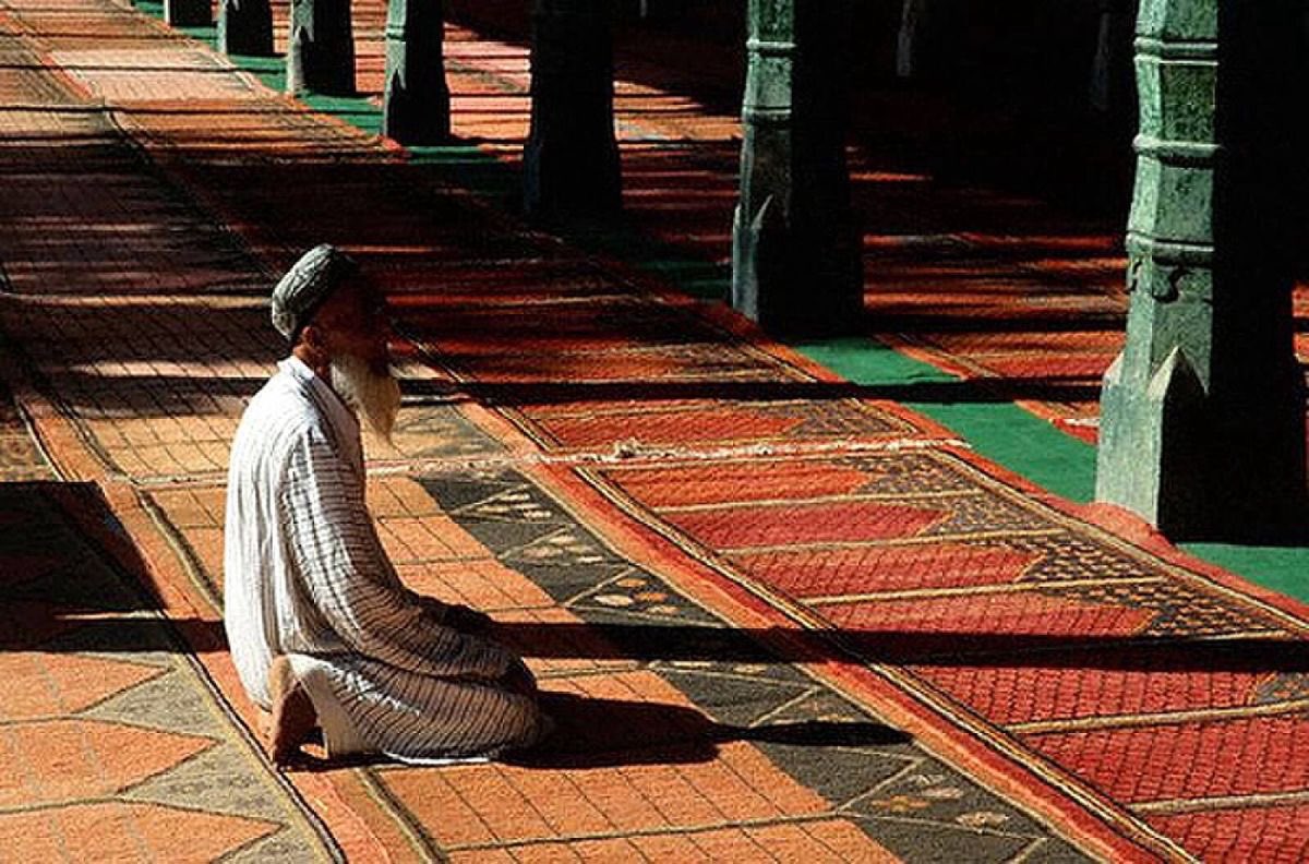 Balaghl's tweet photo. "إن صبرتم أُجِرتُم، وأَمر الله نافذ ،
وإن ضَجرتم عَصيتم، وأَمر الله نافذ." https://t.co/5p8mfiXkR0