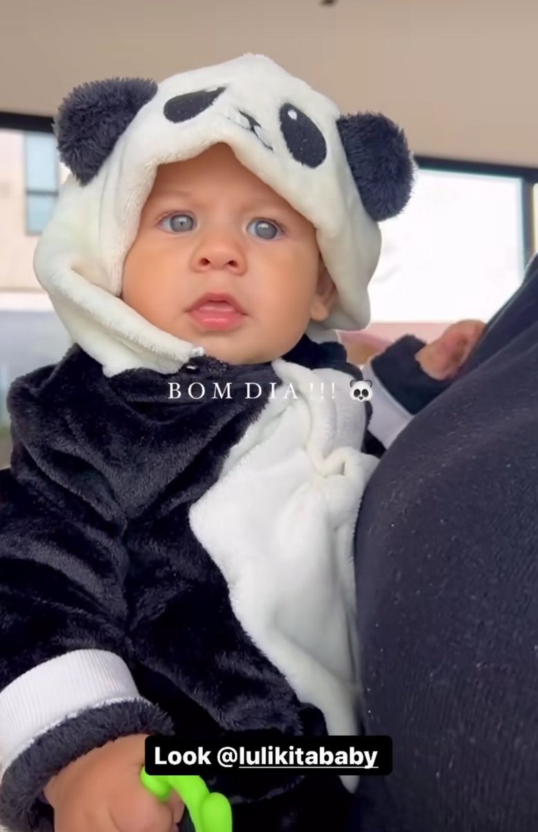 Um pandinha no seu sábado. Gente que menino lindo. 💙🍞Arthur Aguiar <a href="/parmalatbr/">Mamíferos Parmalat</a> tá perdendo.😆