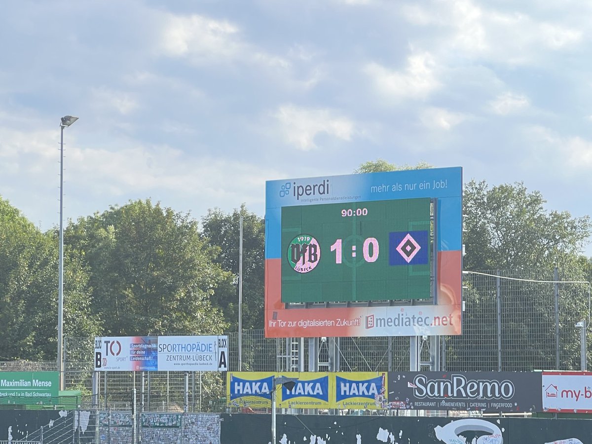 wolfgangbaasch's tweet photo. Endstand Lohmühle.  VfB siegt verdient gegen den HSV. Ole Ole VfB. https://t.co/cny4d8xGHT