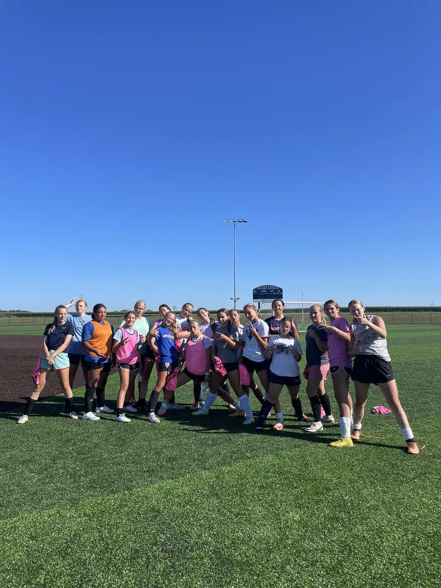 Oak_soccer's tweet photo. Week 1 of the 2024 season complete! It’s been a great week of soccer! ⚽️ 💙🦅 https://t.co/u6BBXR76Zl