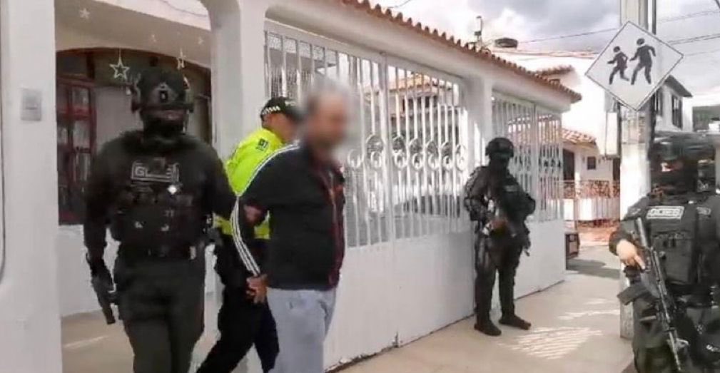 AJCGlobal's tweet photo. With help from the @FBI, Colombian police detained the son of one of the most sought-after Hezbollah operatives, Amer Mohamed Akil Rada, who is accused of being involved in the deadly 1994 AMIA Jewish community center attack in Buenos Aires.

According to the @USTreasury, Amer's son, Mahdy Akil Helbawi, conducts illegal business in Colombia on his father‘s behalf.

We thank the authorities for their efforts in bringing the perpetrators to justice 30 years after the attack.